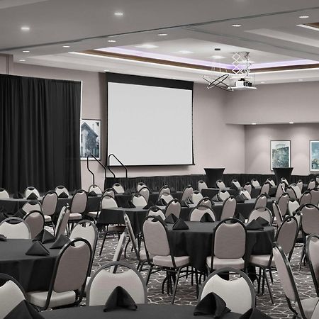Hilton Garden Inn Cedar Falls Conference Center Bagian luar foto