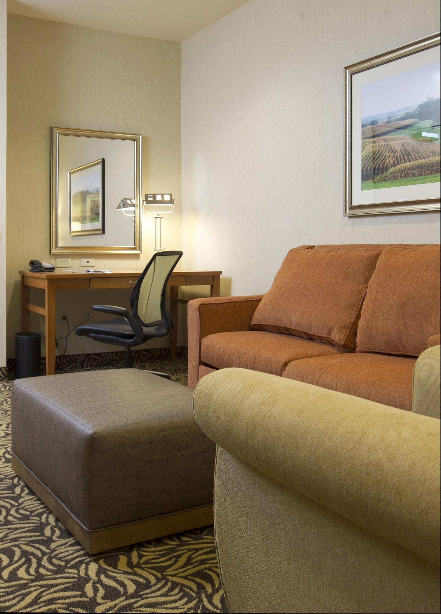 Hilton Garden Inn Cedar Falls Conference Center Bagian luar foto