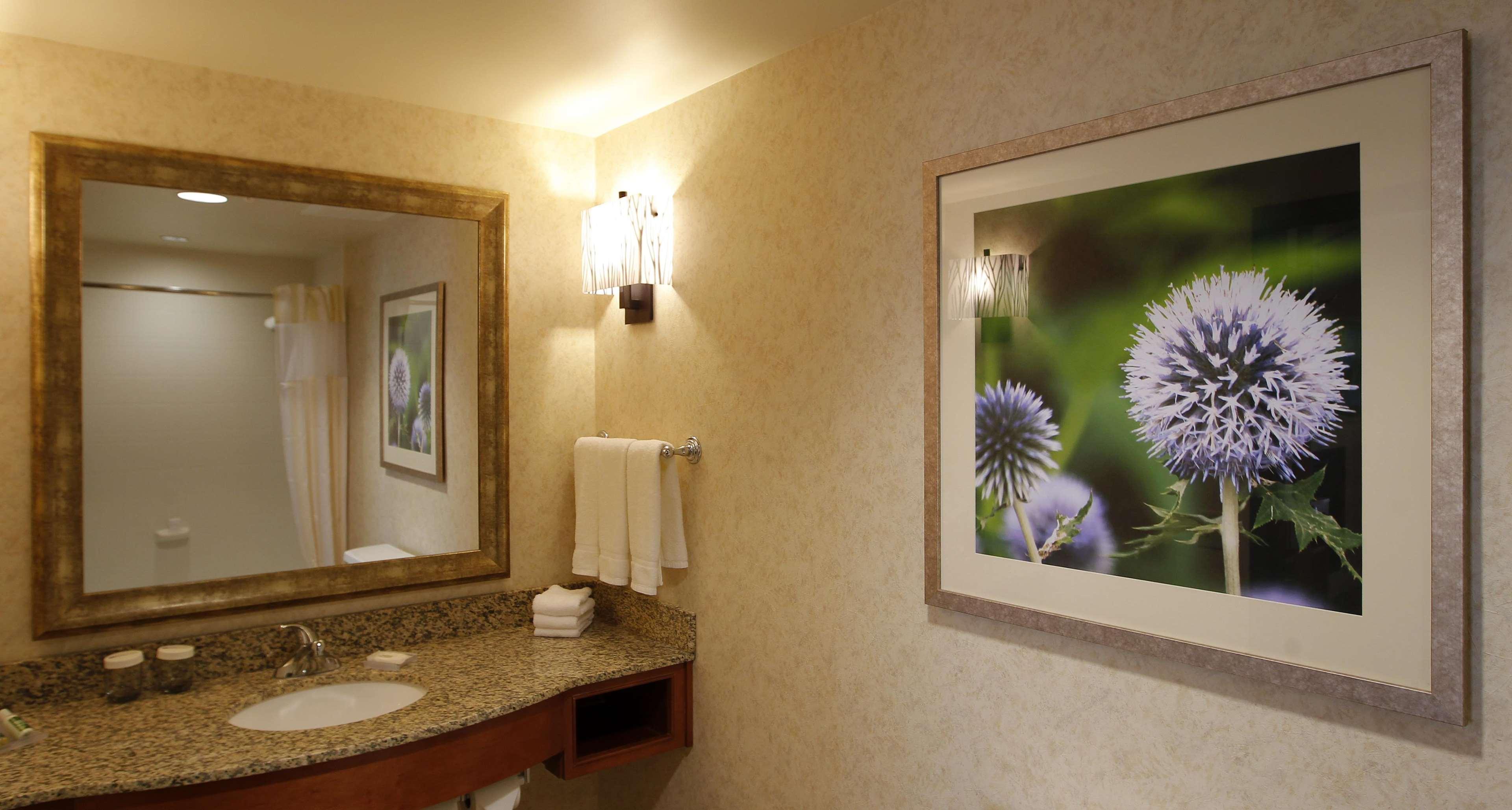 Hilton Garden Inn Cedar Falls Conference Center Bagian luar foto