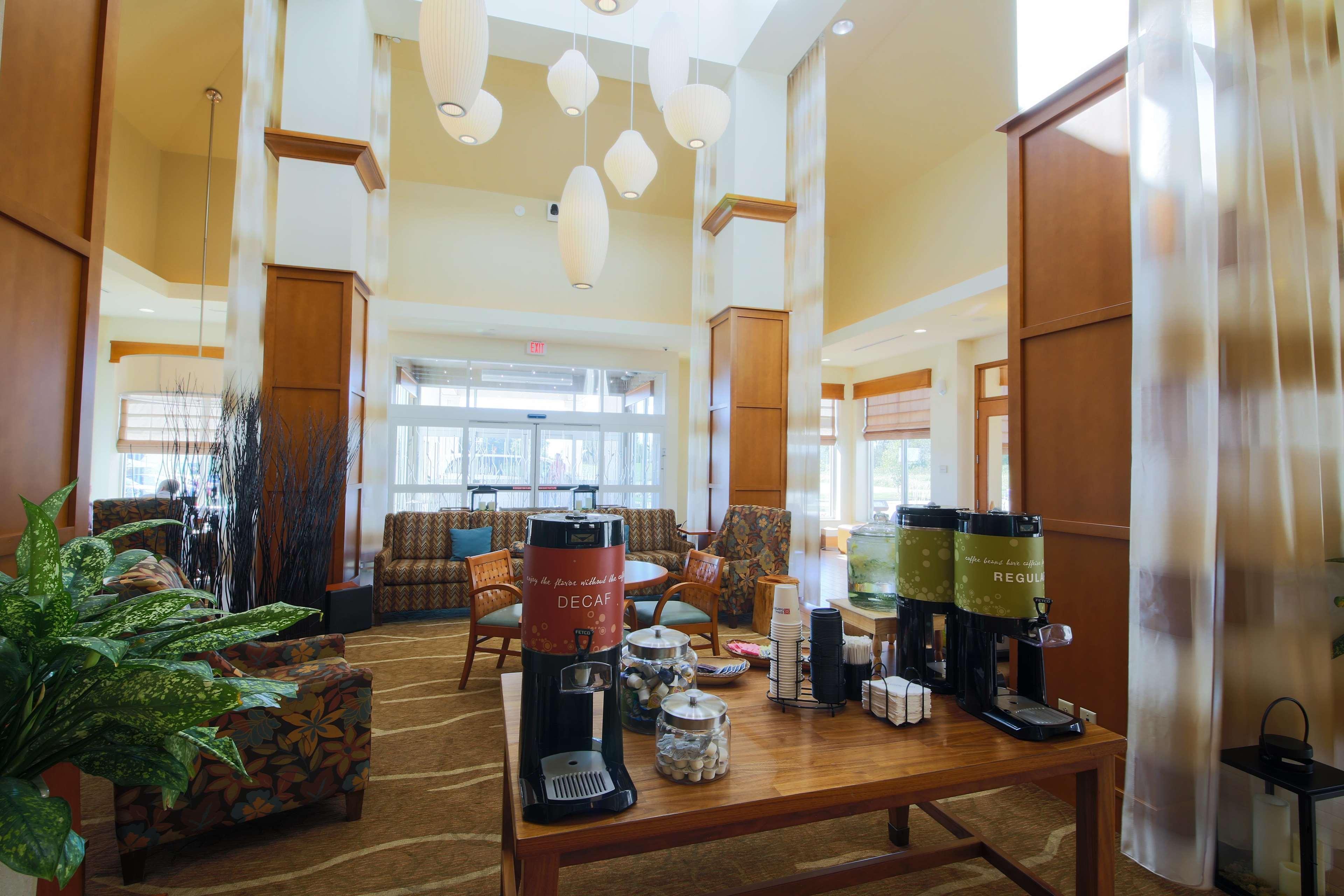 Hilton Garden Inn Cedar Falls Conference Center Bagian luar foto