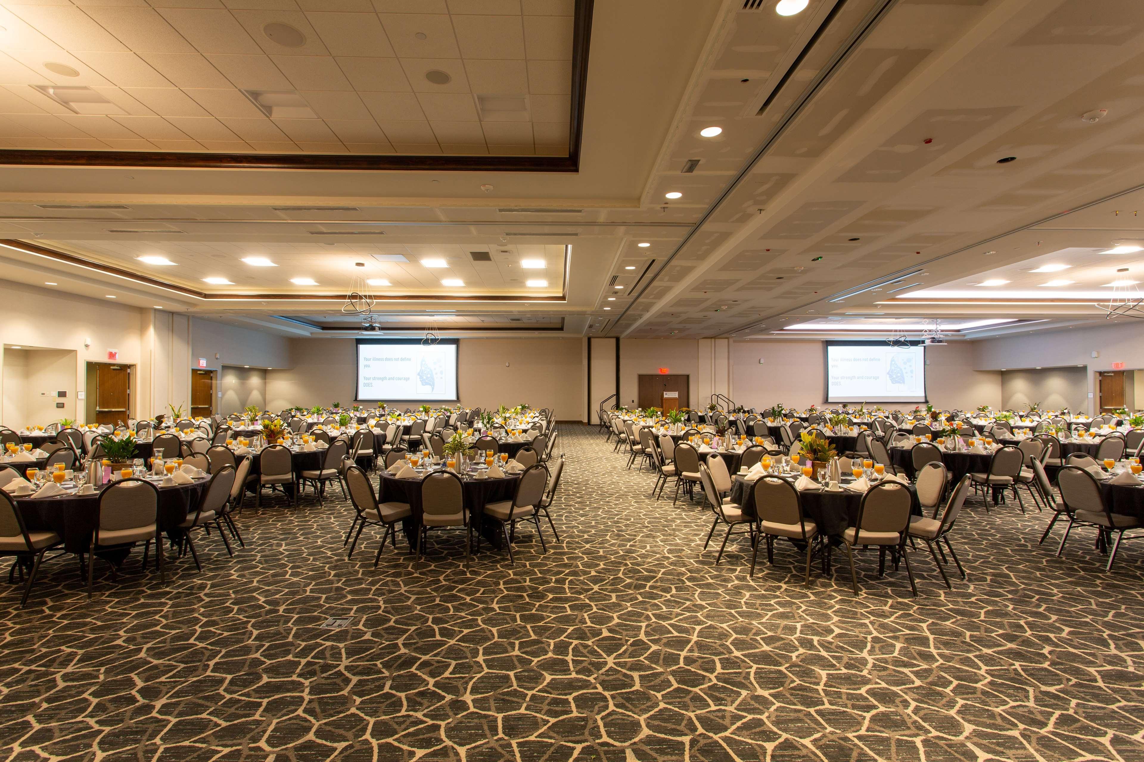 Hilton Garden Inn Cedar Falls Conference Center Bagian luar foto