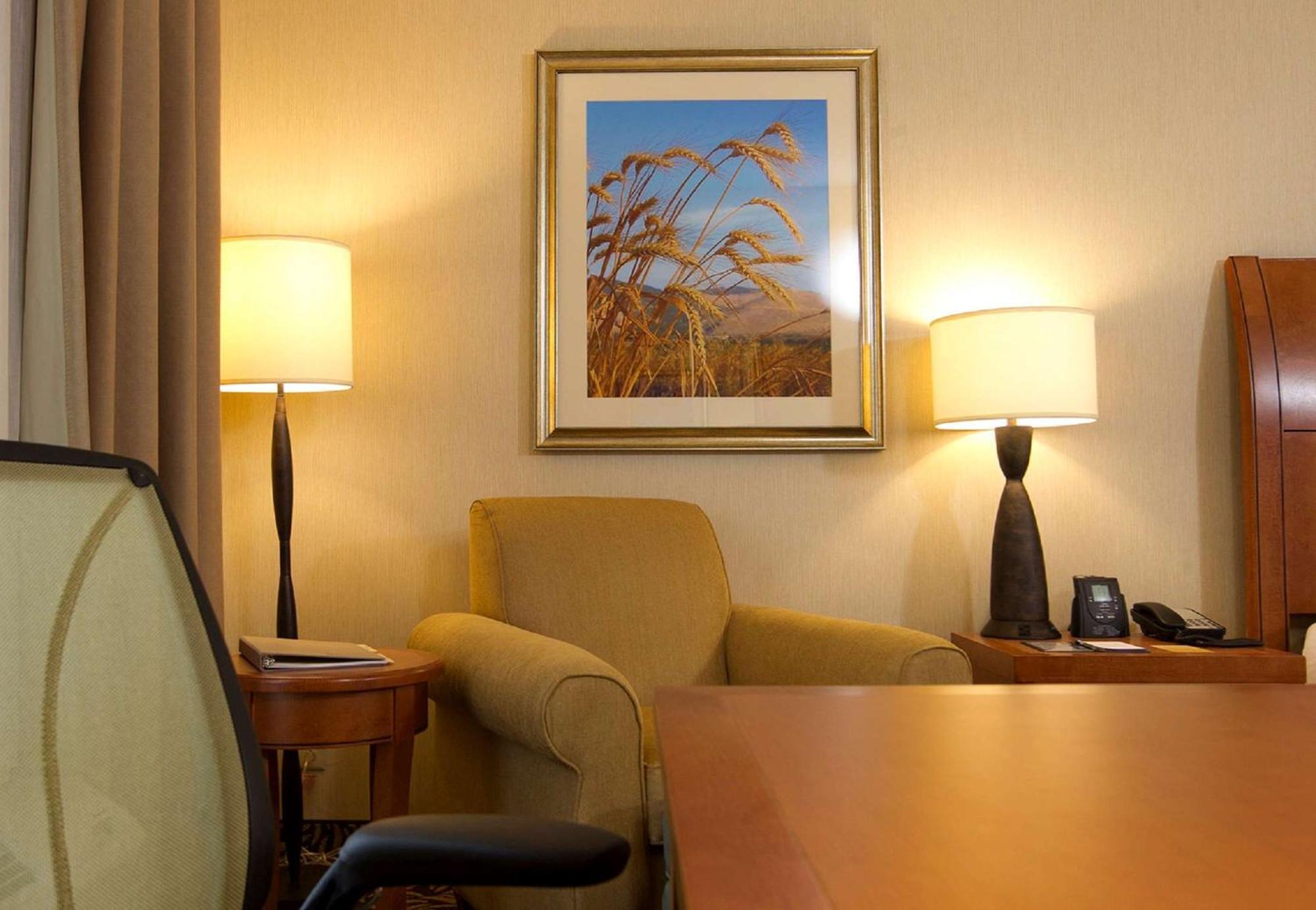 Hilton Garden Inn Cedar Falls Conference Center Bagian luar foto