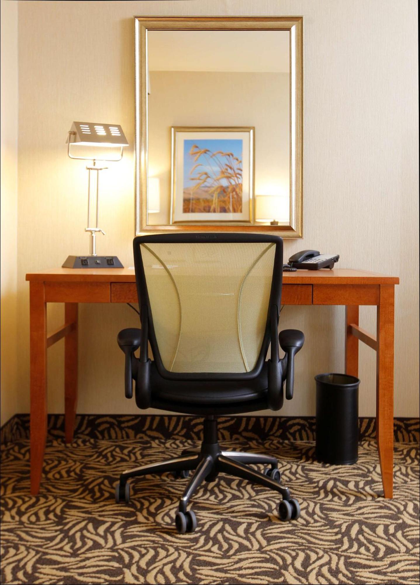 Hilton Garden Inn Cedar Falls Conference Center Bagian luar foto
