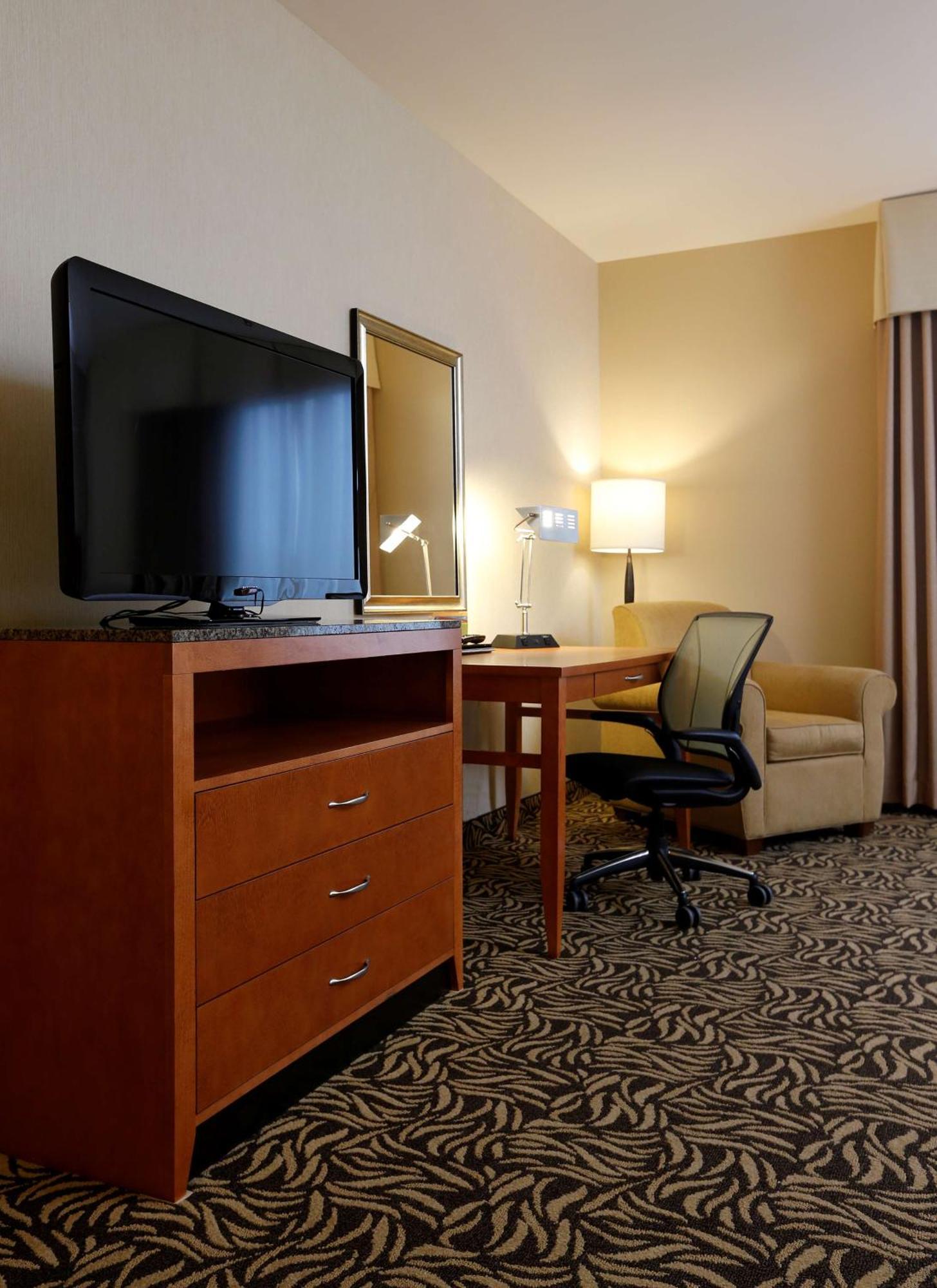 Hilton Garden Inn Cedar Falls Conference Center Bagian luar foto